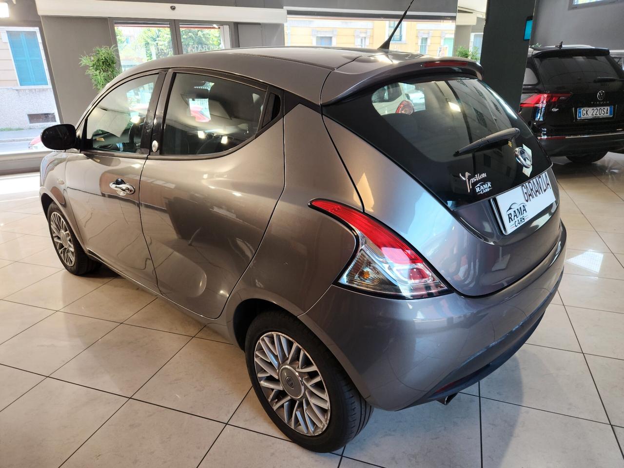 Lancia Ypsilon