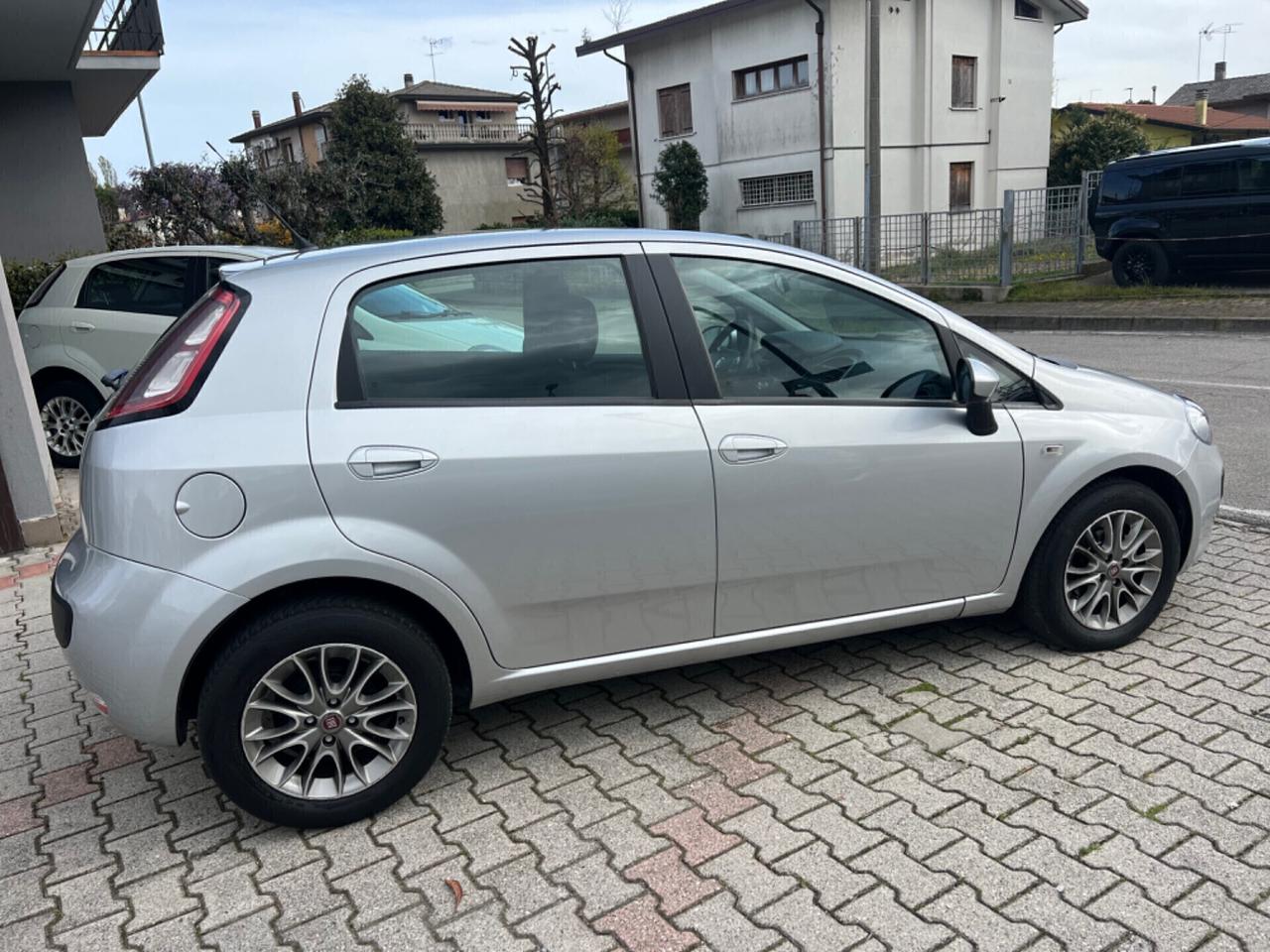 Fiat Punto Evo 1.3 Mjt 75 CV unico proprietario ok Neopatentati