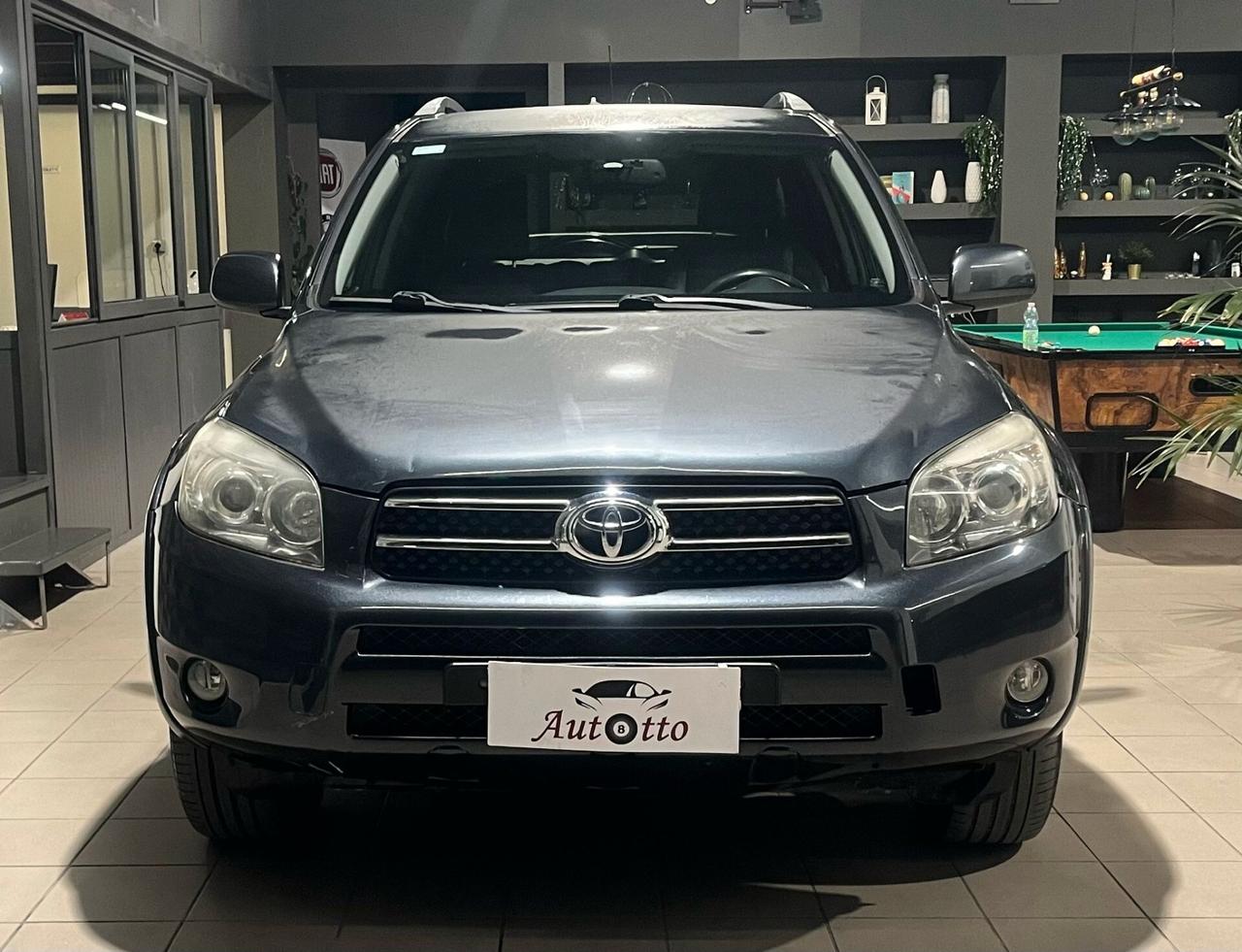 Toyota RAV4 2.2 D-4D 177 CV - *Autocarro*