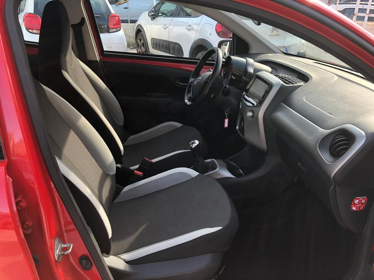 TOYOTA AYGO 1.0 X-PLAY - 2016