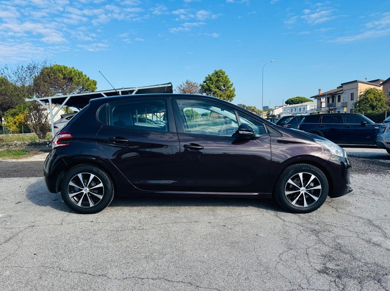 Peugeot 208 1.4 HDi 68 CV 5 porte Allure
