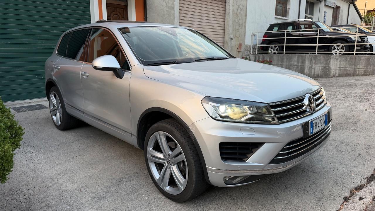 Volkswagen Touareg 3.0 TDI 262 CV tip. BlueMotion Technology Executive
