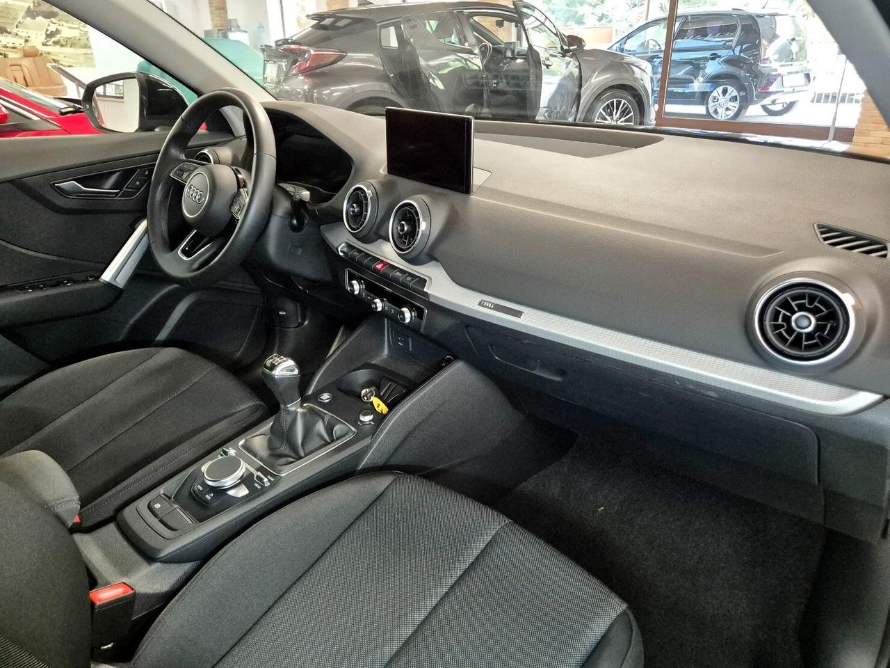 Audi Q2 30 TFSI Business Advanced