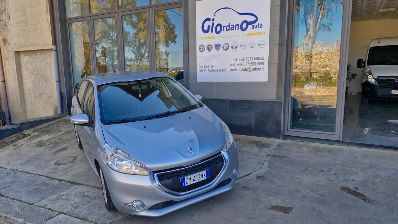 Peugeot 208 1.4 HDi 68 CV 5 porte Allure