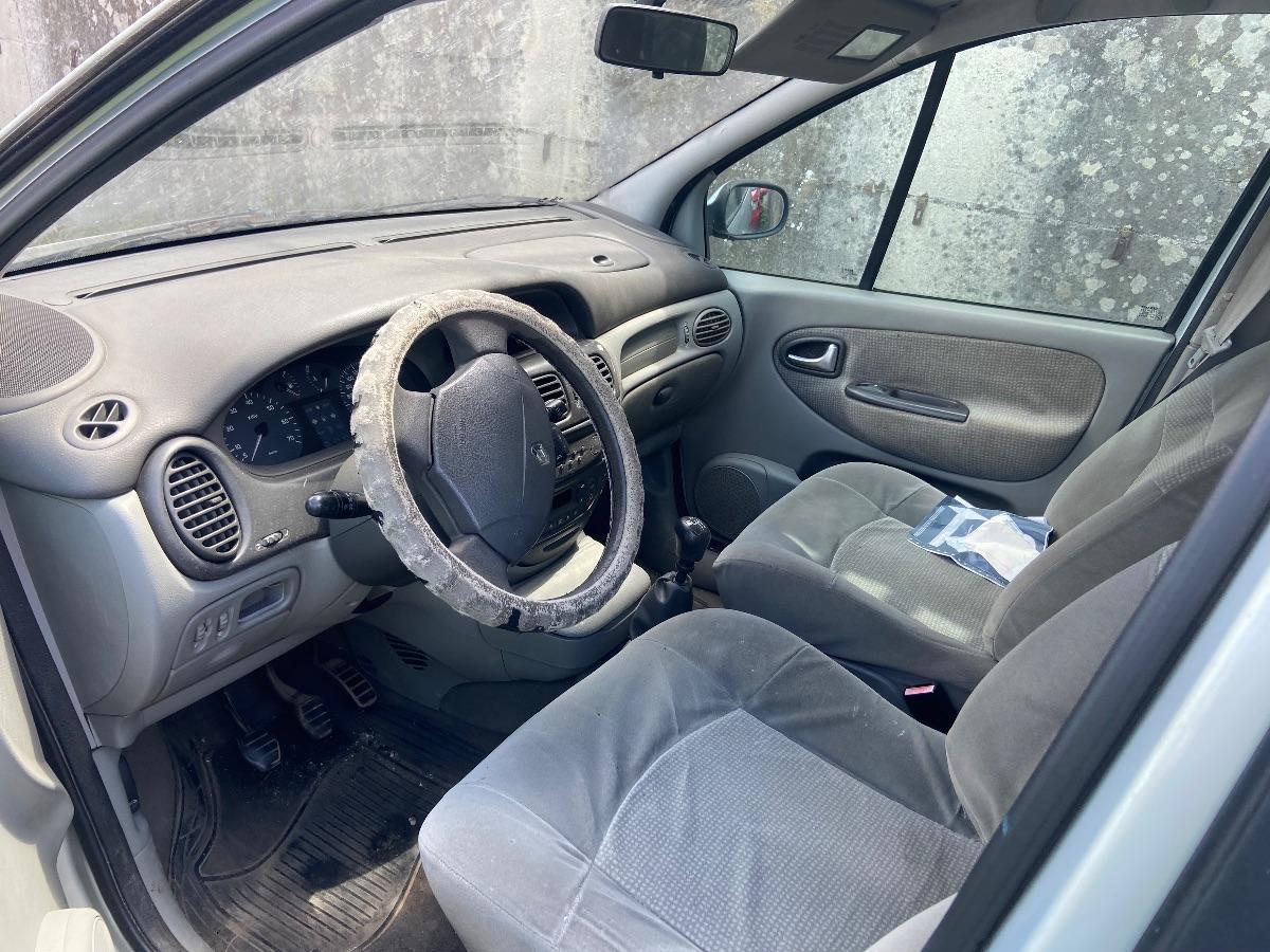 RENAULT Scénic 1.9 dCi Dynamique