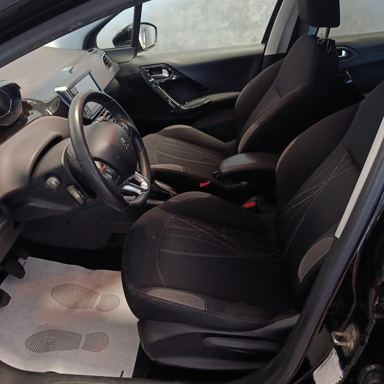 Peugeot 208 1.2 BENZINA