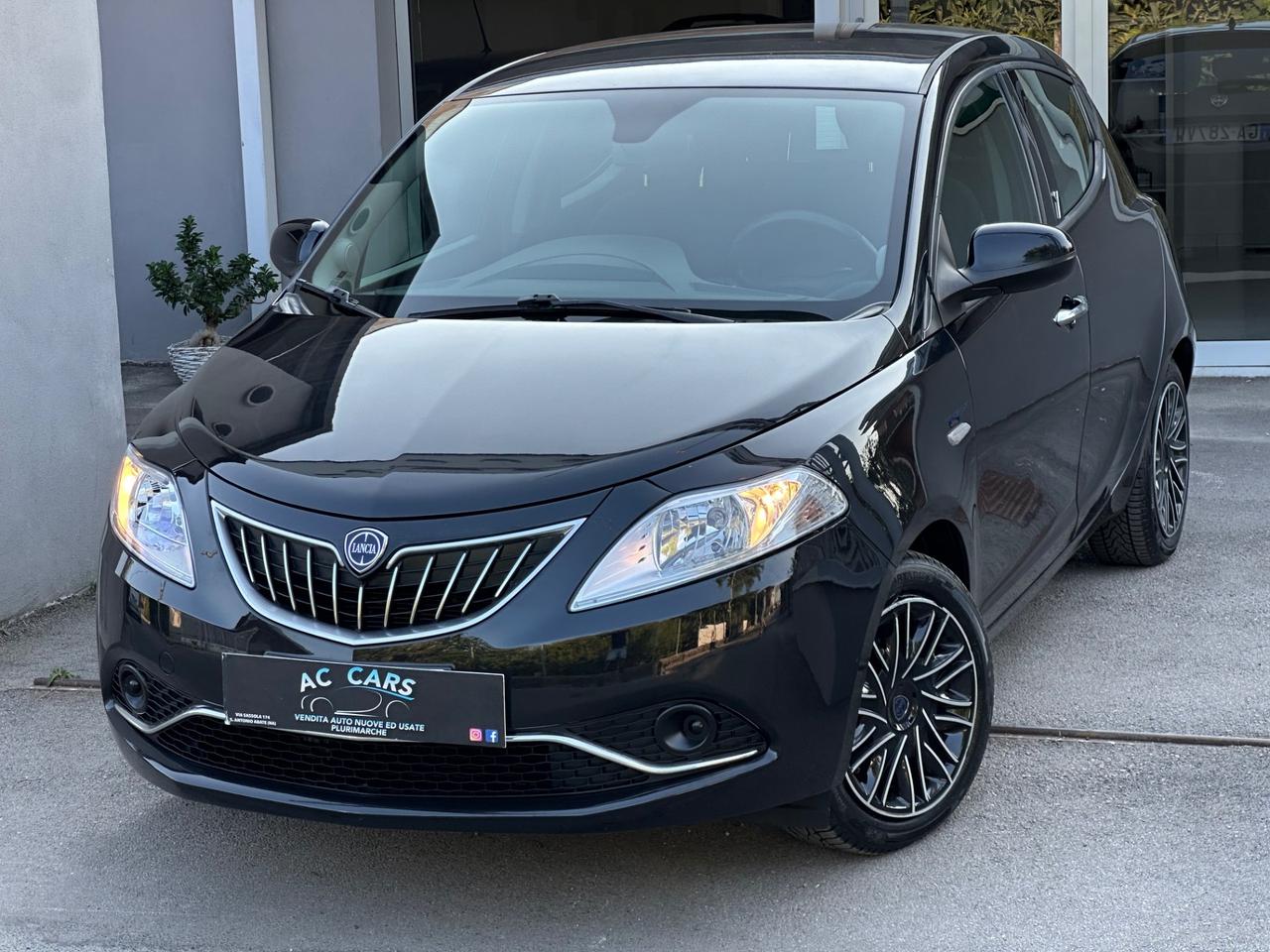 Lancia Ypsilon 1.2 69 CV 5 porte GPL Ecochic Platinum