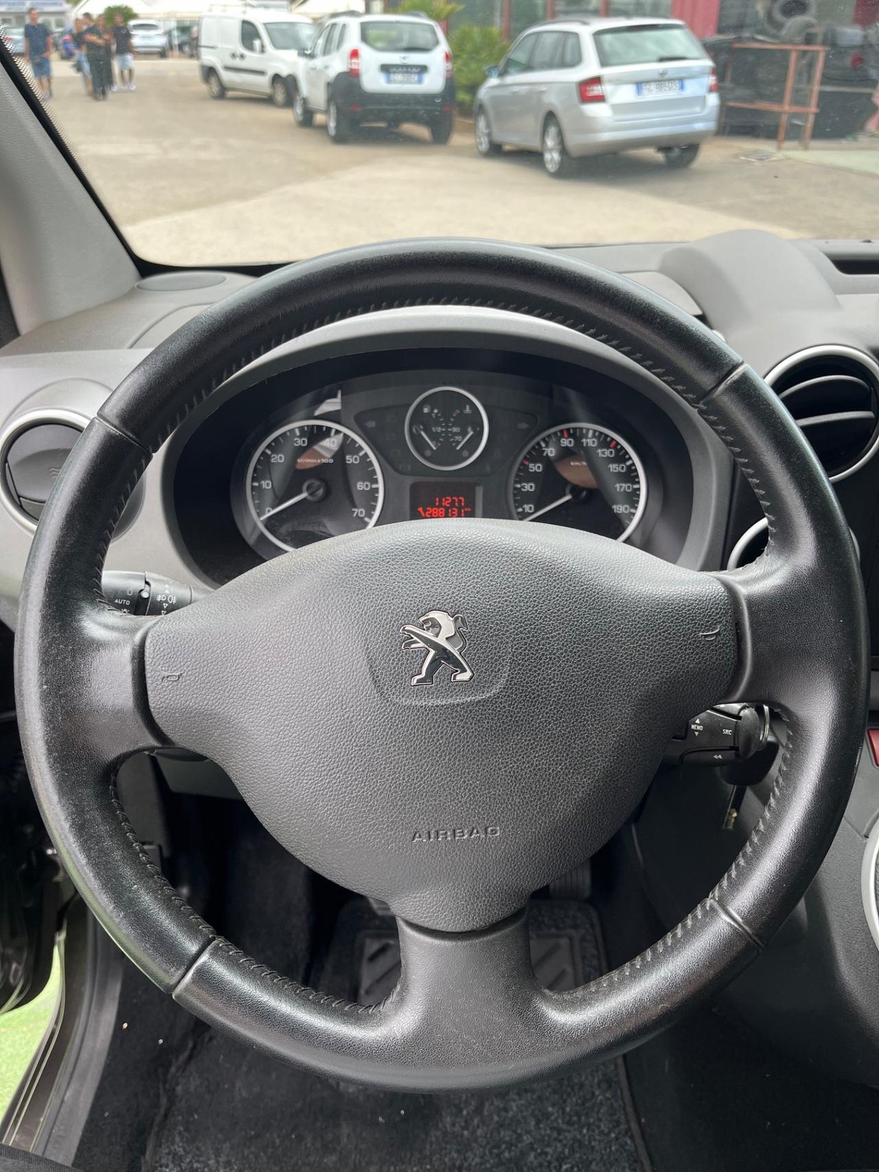 Peugeot Partner Tepee BlueHDi 120 S&S Outdoor