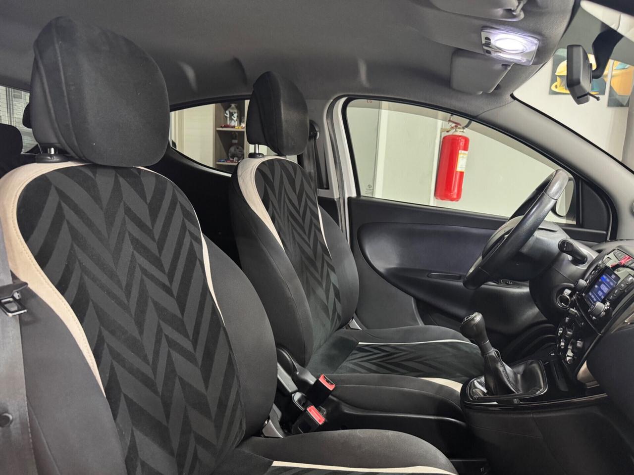 Lancia Ypsilon 1.3 MJT 95 CV 5 porte S&S Gold