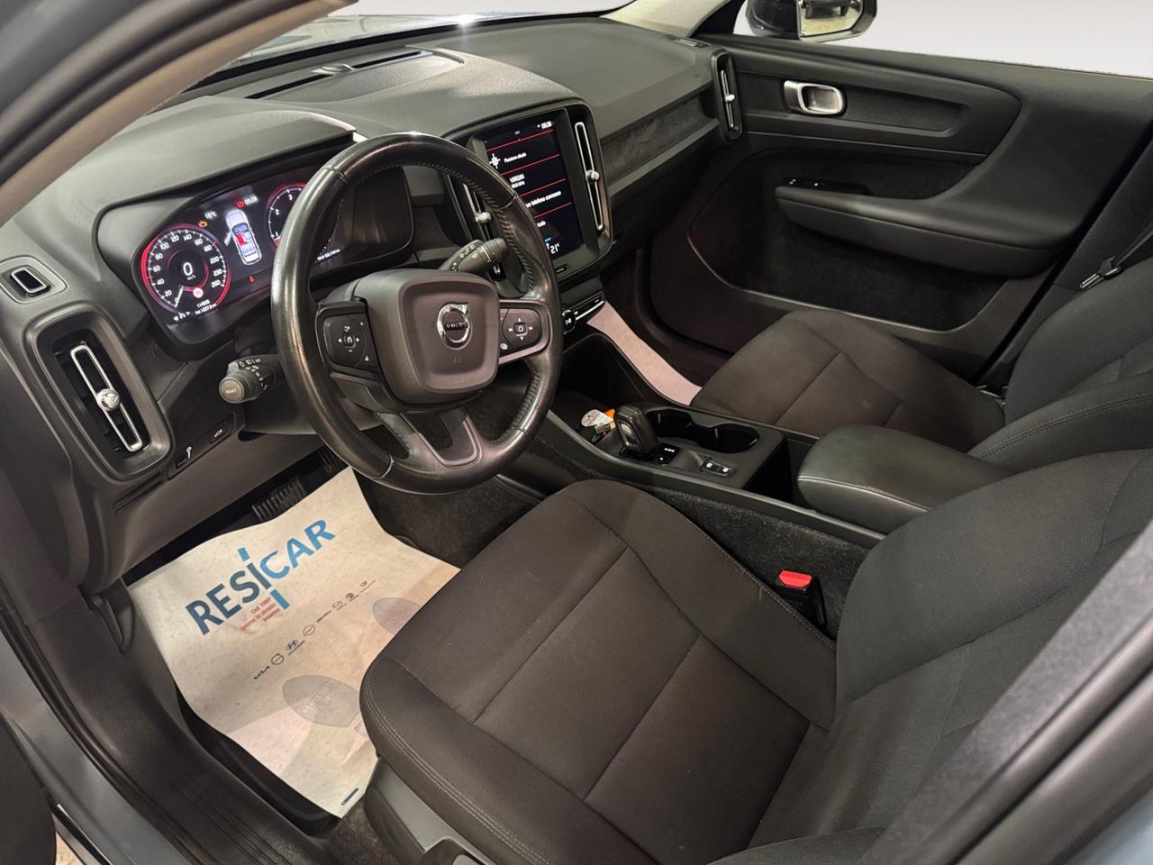 VOLVO XC40 2.0 d3 Momentum Core auto