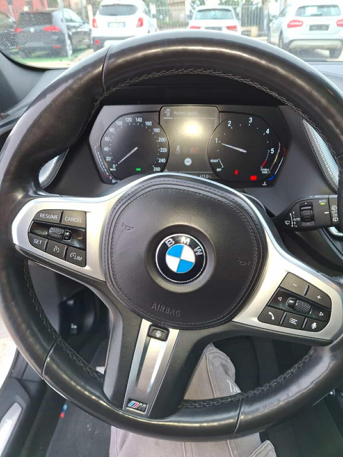 Bmw 118 118d 5p. Msport