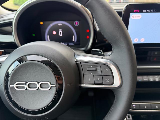 FIAT 600 HYBRID 145CV DCT MHEV+NAVI+RCAM+2PDC+LED