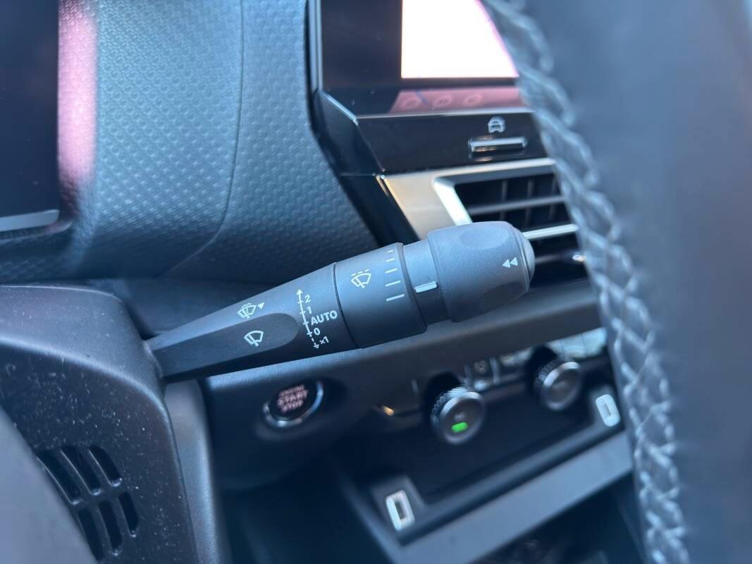 Citroen C4 1.5 bluehdi Shine s&s 130cv eat8 Con NAVIGATORE