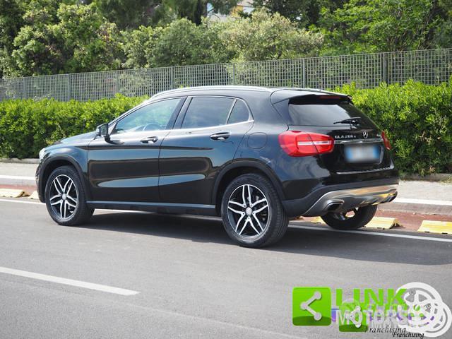 MERCEDES-BENZ GLA 200 d Automatic 4Matic Premium