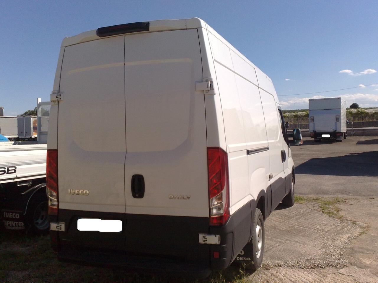 Iveco Daily 35s14 2.3hpt furgone di serie - 2018