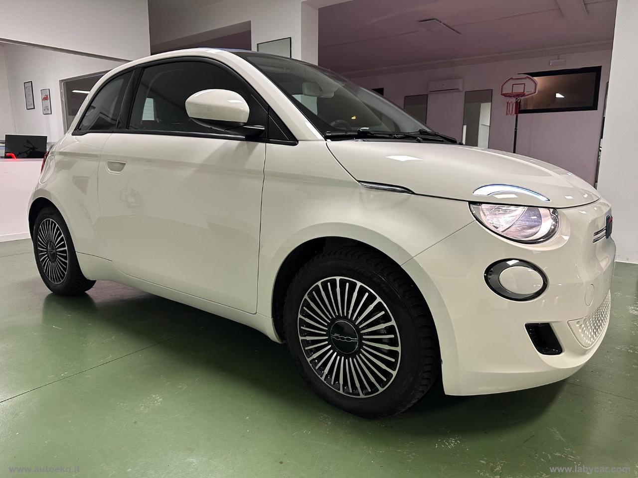 FIAT 500e Icon Cabrio