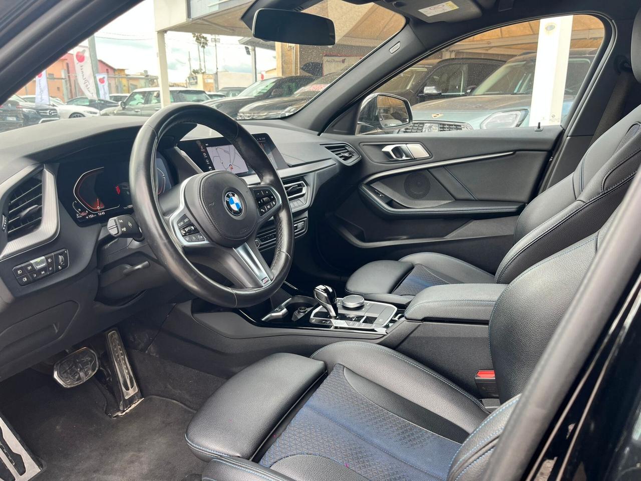 Bmw 118 118d 5p. Msport