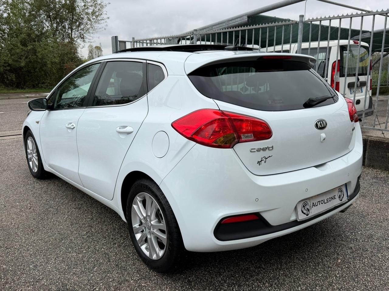 Kia Ceed cee'd 1.6 CRDi 110 CV 5 porte Cool