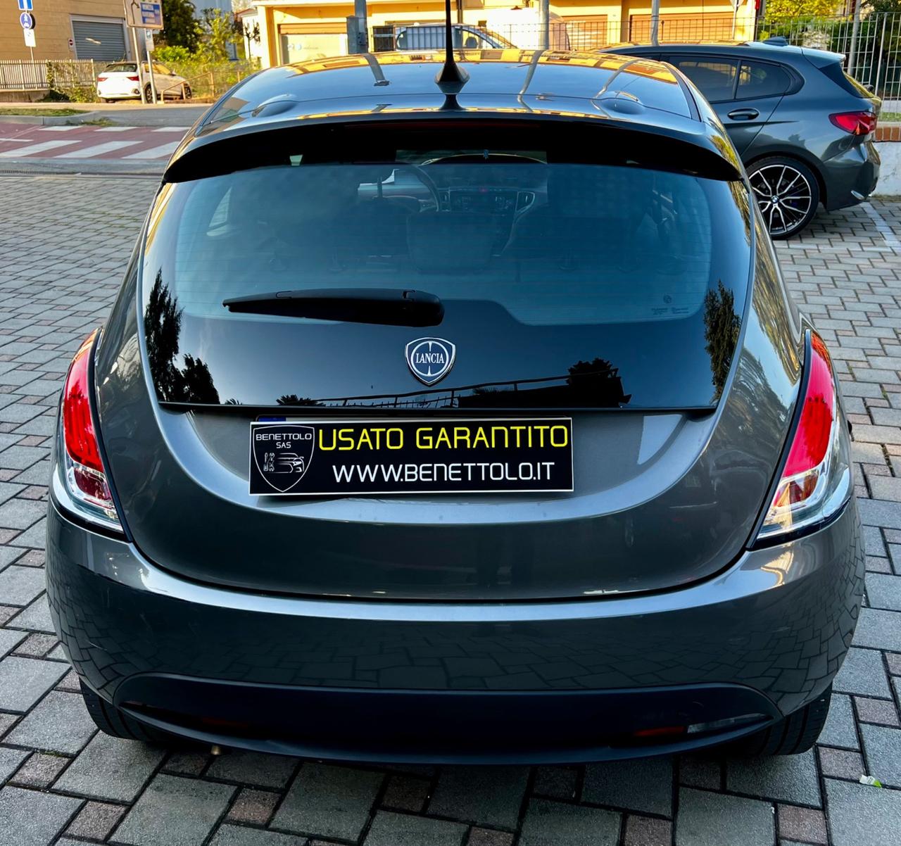 Lancia Ypsilon 1.0 FireFly 5 porte S&S Hybrid Oro