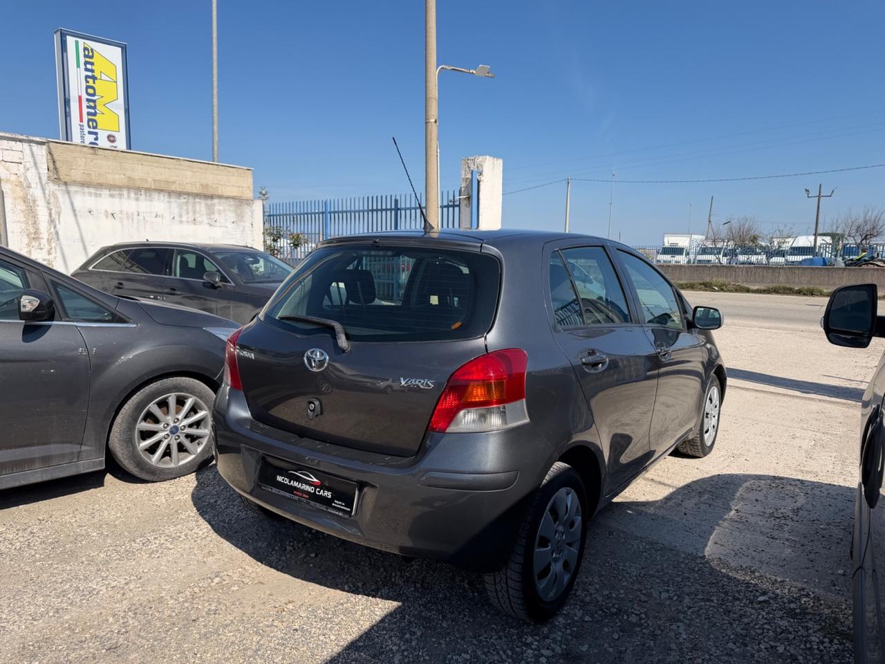Toyota Yaris 1.0 5 porte Sol