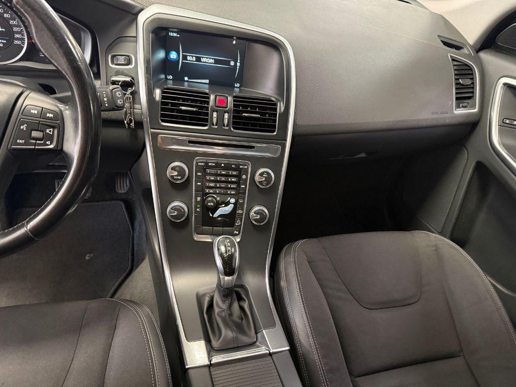 Volvo XC60 2.4 D4 181 CV AWD Momentum