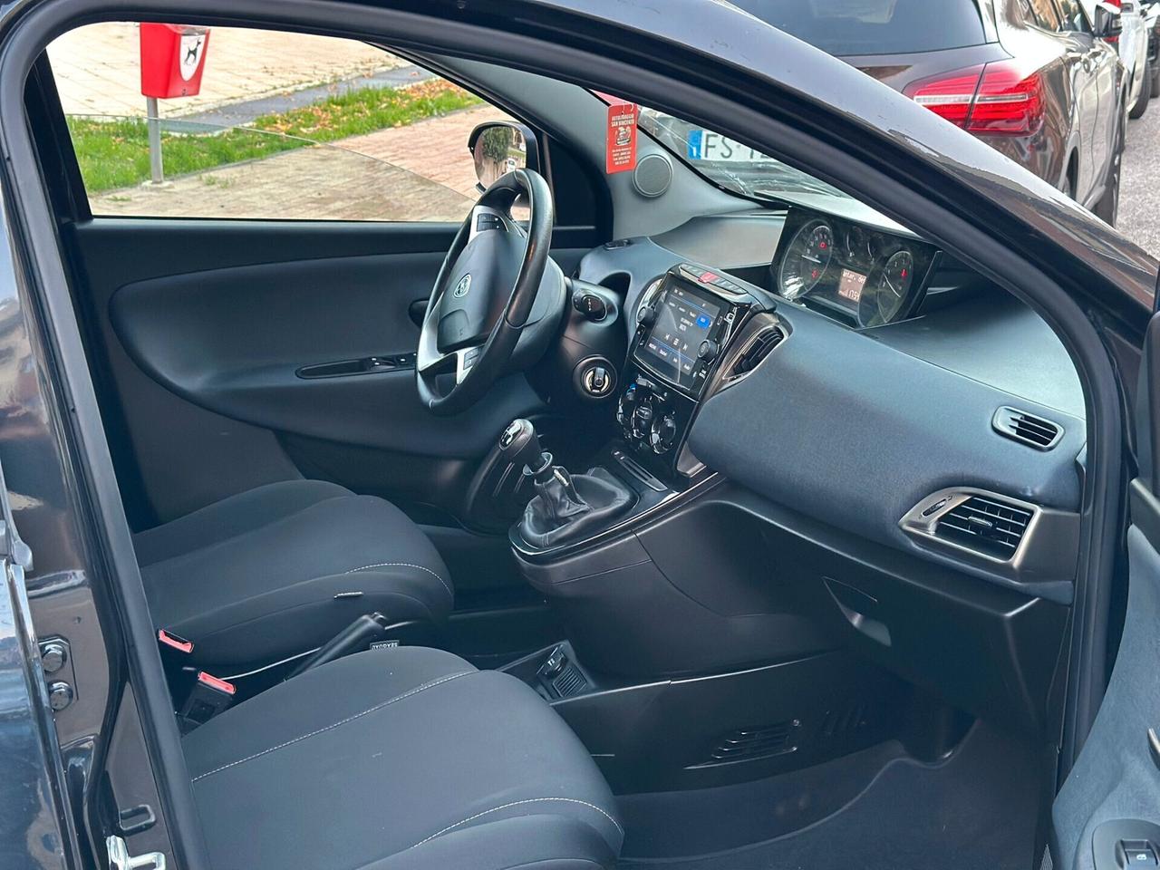 Lancia Ypsilon 1.2 69 CV 5 porte GPL Ecochic Gold