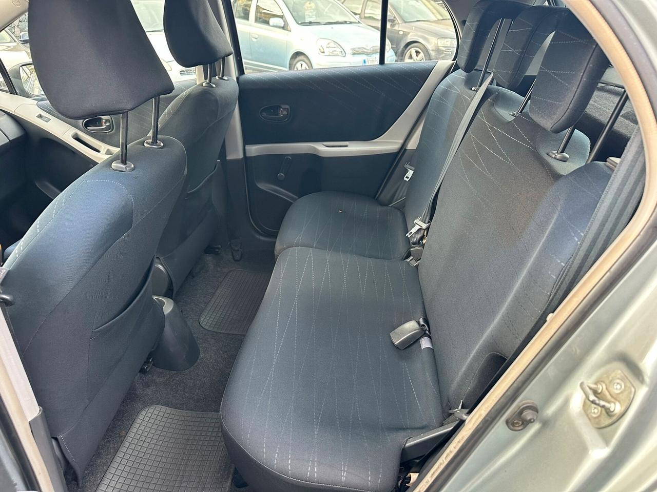 Toyota Yaris 1.0 5 porte Sol benzina per neopatentati