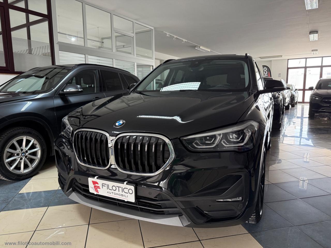 BMW X1 xDrive20d Business Advantage TETTO PANORAMICO - LED