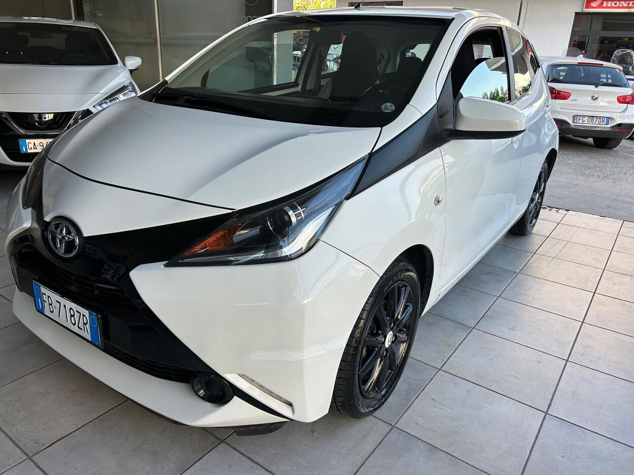 Toyota Aygo 1.0 VVT-i 69 CV 5 porte Cambio AUTOM.