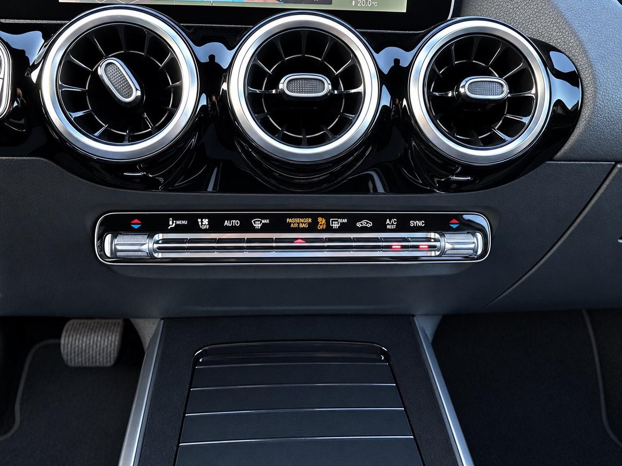 Mercedes-benz GLA 200 Mercedes Automatic Sport 163 CV Navi