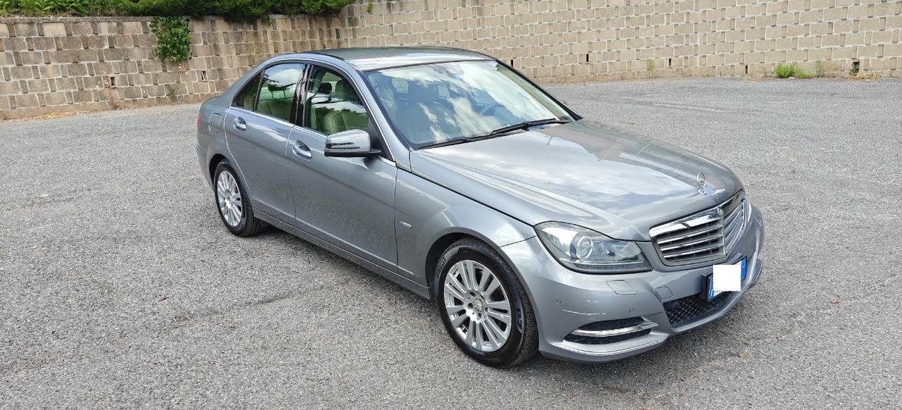 Mercedes C 220 CDI BlueEfficiency Avantgarde c/bixeno Berlina