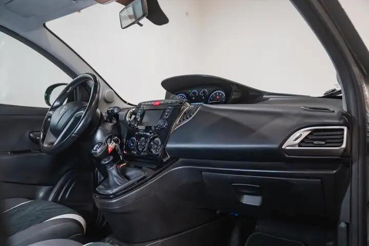 Lancia Ypsilon 1.2 69 CV 5 porte Gold