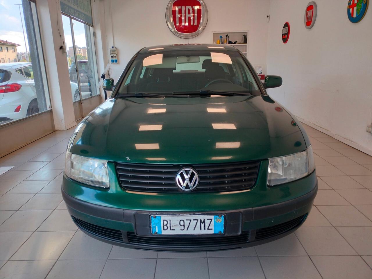 Volkswagen Passat 1.8 T 20V cat Highline