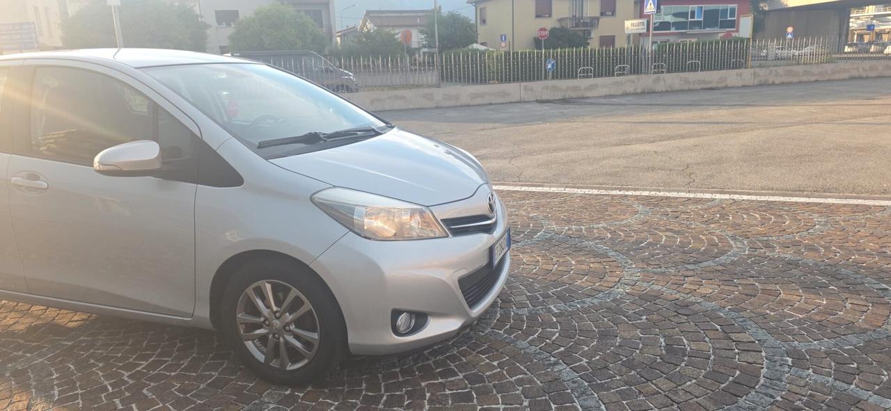 Toyota Yaris 1.4 D-4D 5 porte Lounge