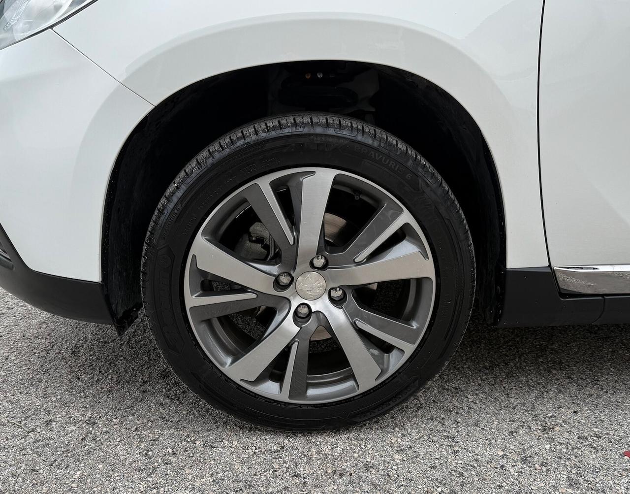 Peugeot 2008 BlueHDi 120 S&S Allure