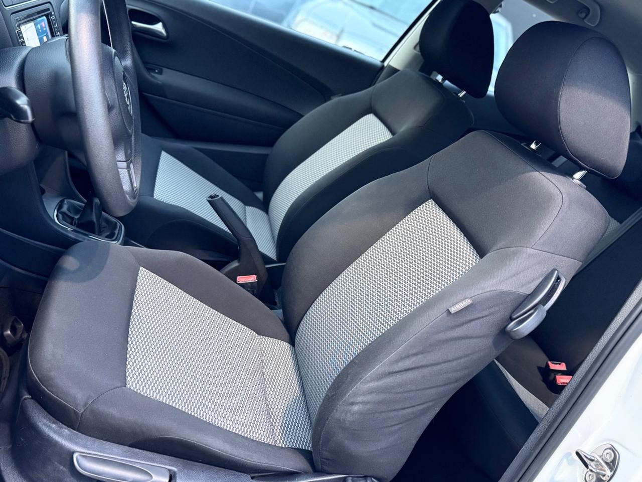 Volkswagen Polo 1.2 60cv Benzina Neopatentati 2011