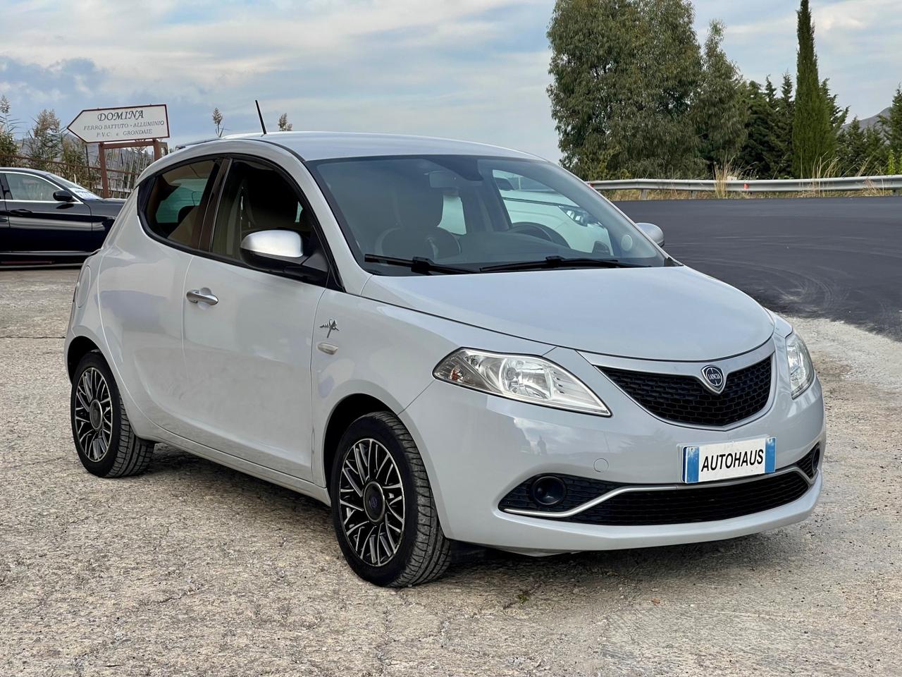 Lancia Ypsilon 1.2 69 CV 5 porte Mya