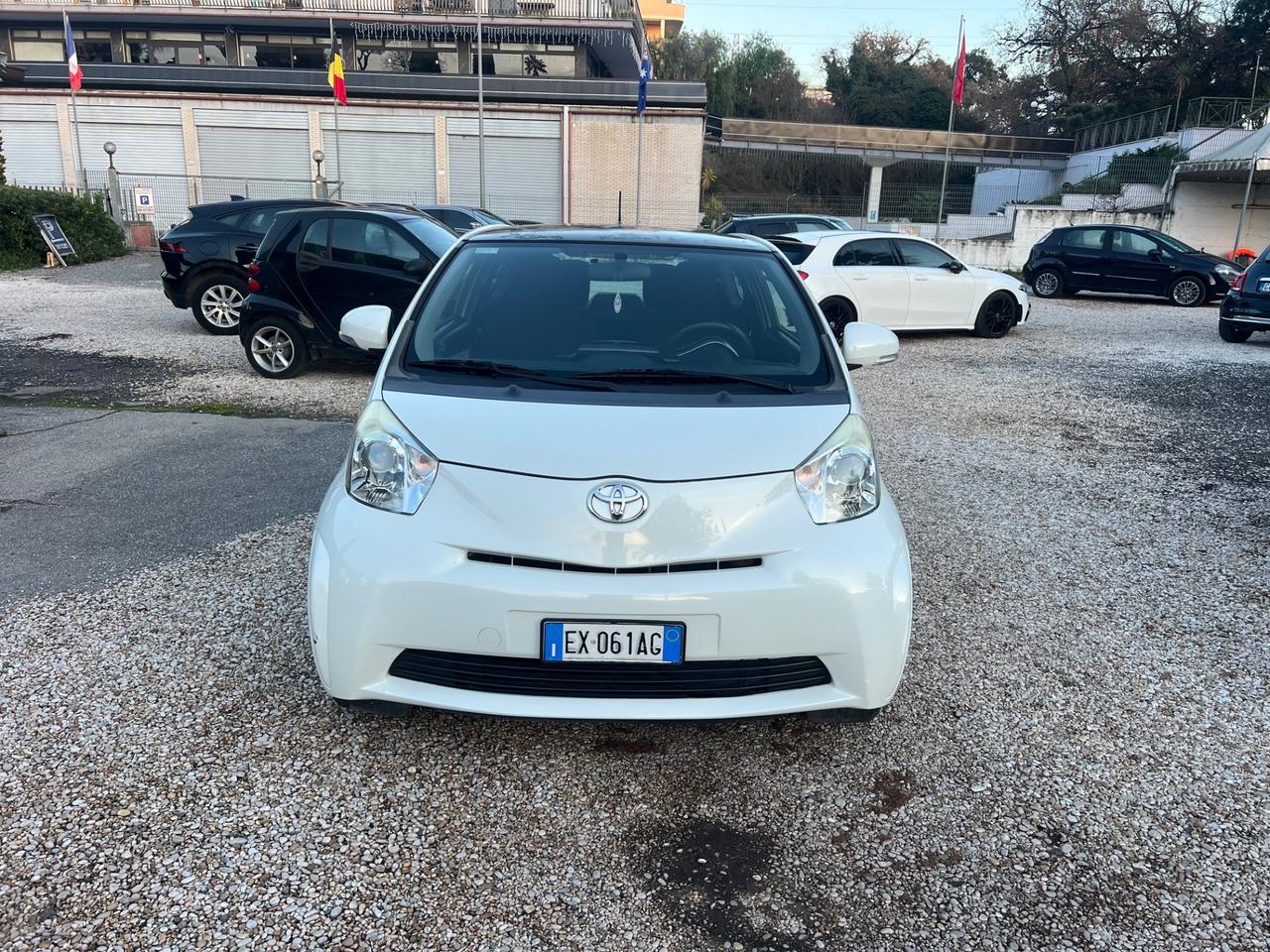 Toyota iQ 1.0 CVT Lounge