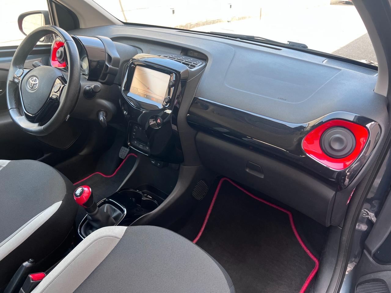 Toyota Aygo 5pt 1.0 72cv X-PLAY CLIMA/TELCAMERA/15; PERFETTA!!