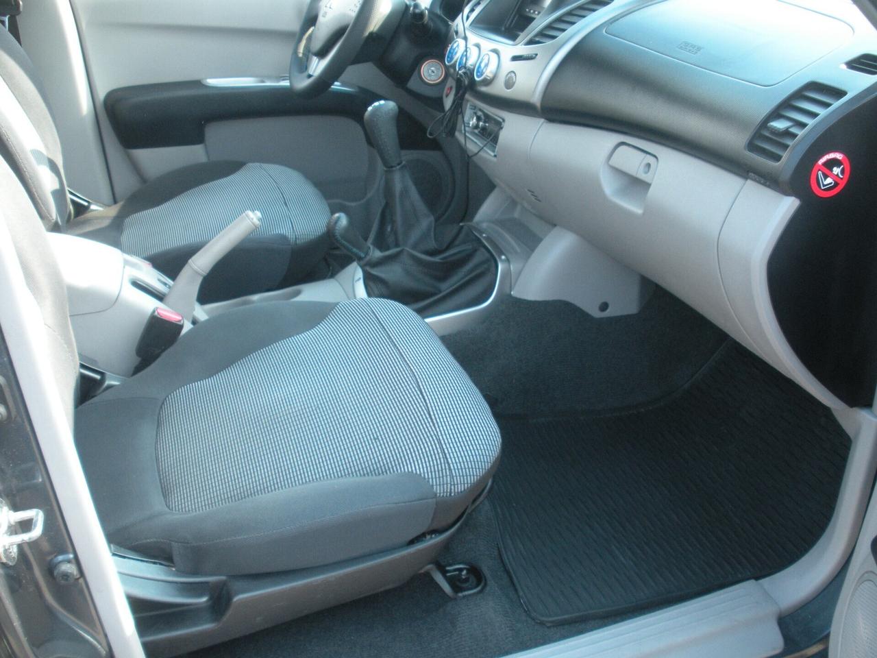 Mitsubishi L200 2.5 DI-D/136CV DC Intense