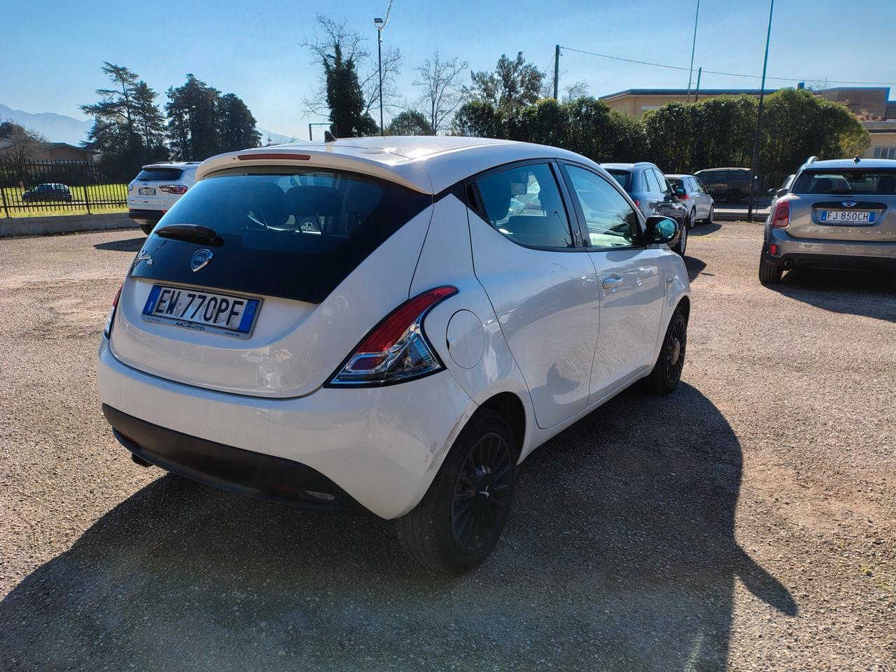 Lancia Ypsilon 1.2 GPL Ecochic Gold