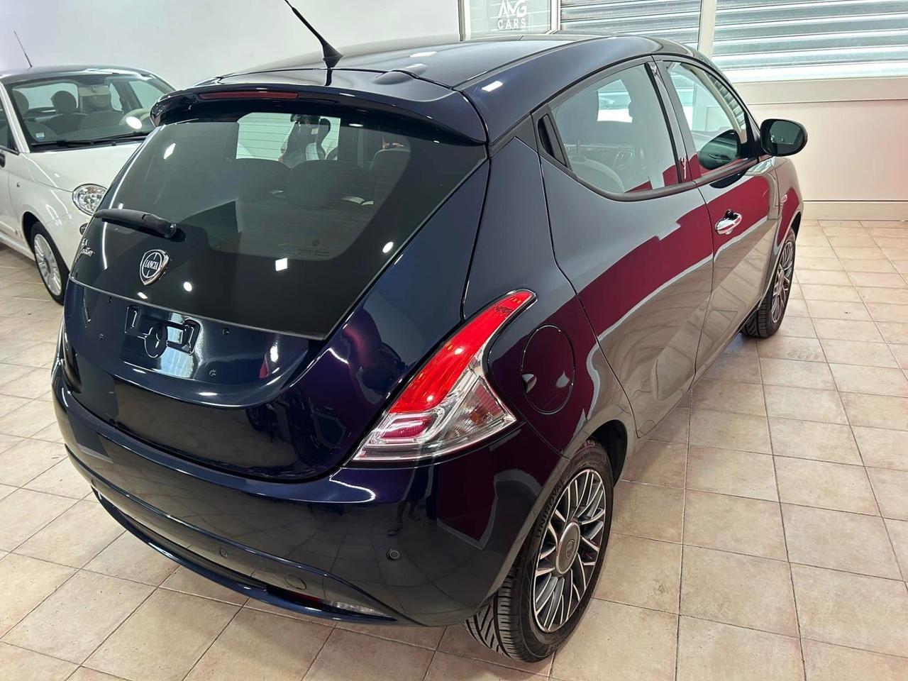 Lancia Ypsilon 1.2 69 CV 5 porte Platinum