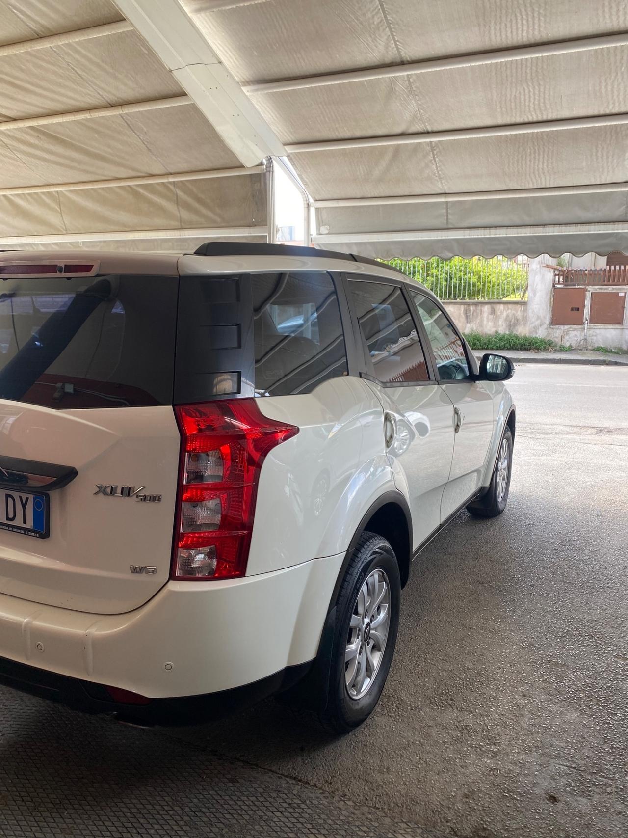 Mahindra XUV500 2.2 16V FWD W6