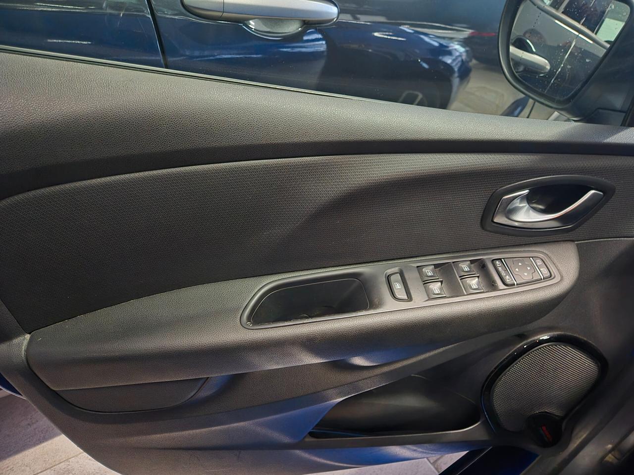 Renault Clio TCe 12V 90 CV GPL 5 porte Moschino Zen