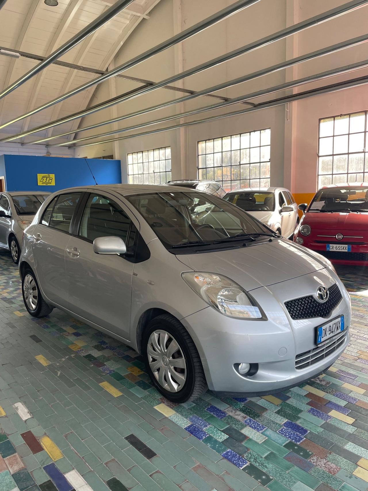 Toyota Yaris 1.3 5 porte