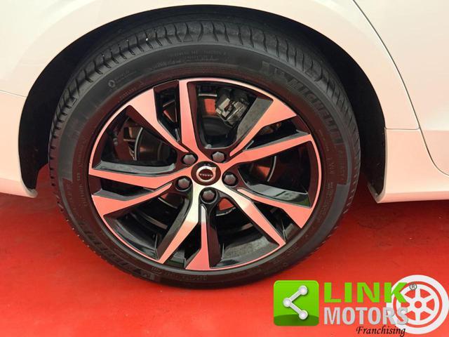 VOLVO V60 B4 (d) aut Ultimate Dark IVA ESP. GARANZIA 24