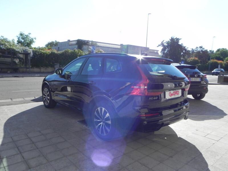 Volvo XC 60 XC60 B4 (d) automatico Plus Dark
