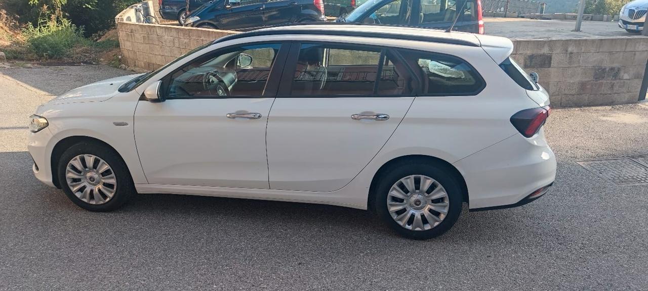 Fiat Tipo 1.6 Mjt S&S SW Lounge
