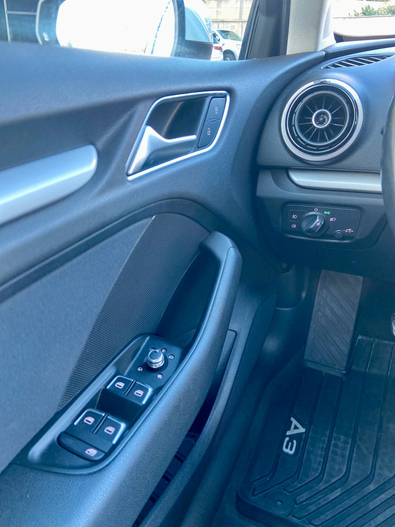 Audi A3 Sportback 1.6 TDI 110cv (81kw) Ambition EURO6