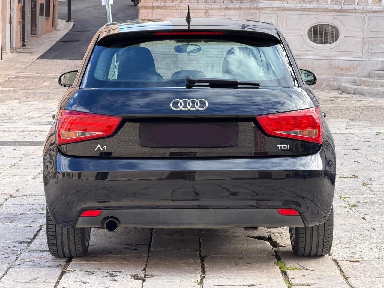 Audi A1 1.6 TDI 90 CV NAVI LED